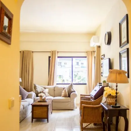 Skol 130. One Bedroom With Sea Views In Centre Apartamento *