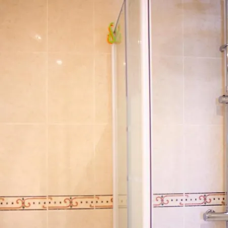 Skol 130. One Bedroom With Sea Views In Centre Apartamento