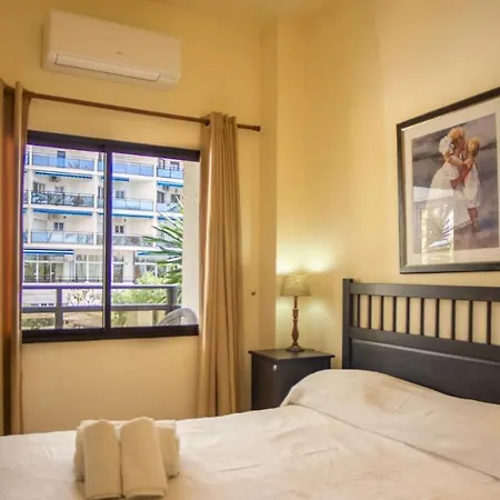 Skol 130. One Bedroom With Sea Views In Centre Apartment