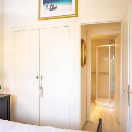 Skol 130. One Bedroom With Sea Views In Centre Apartment *